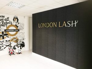 London reception signs 1